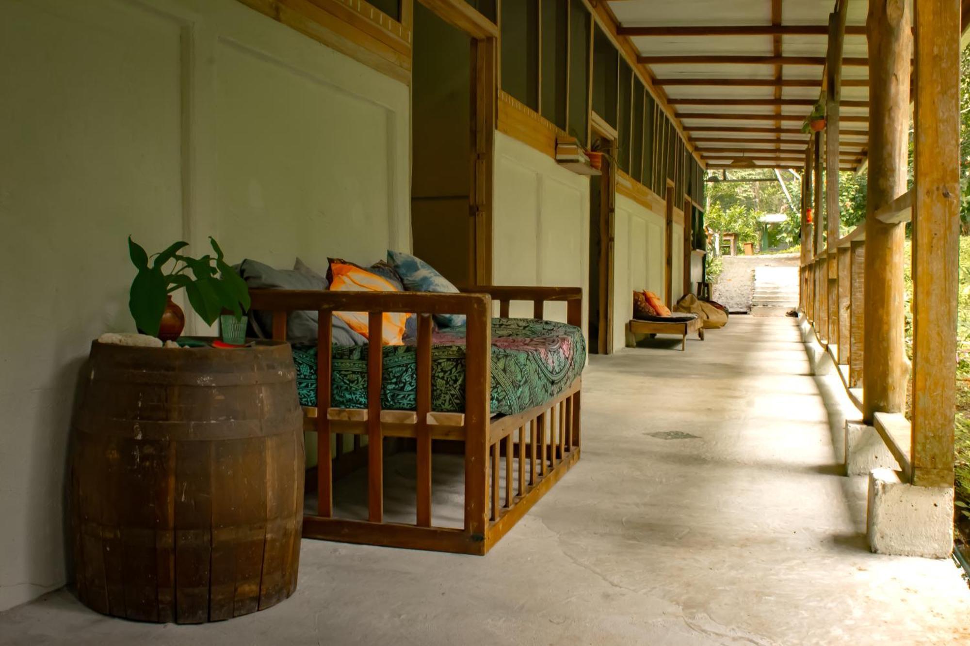 Smile Jungle Hostel Puerto Viejo de Talamanca Екстериор снимка