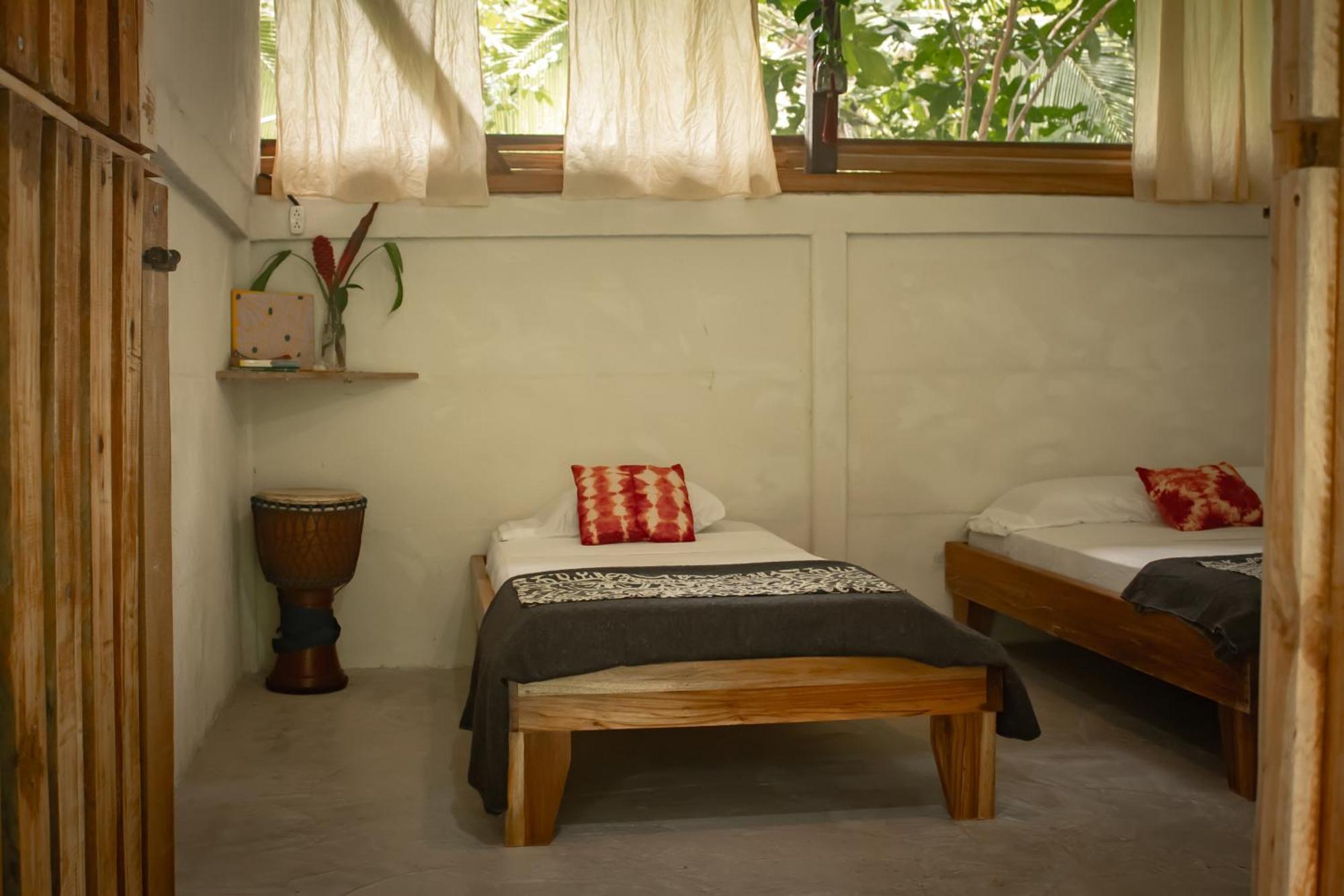 Smile Jungle Hostel Puerto Viejo de Talamanca Екстериор снимка