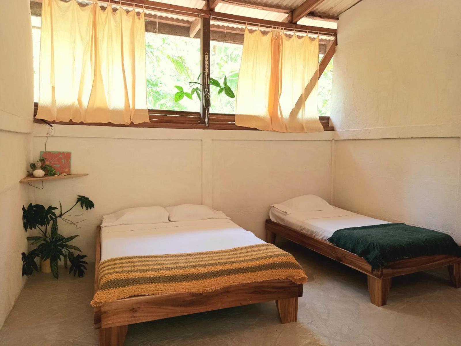 Smile Jungle Hostel Puerto Viejo de Talamanca Екстериор снимка