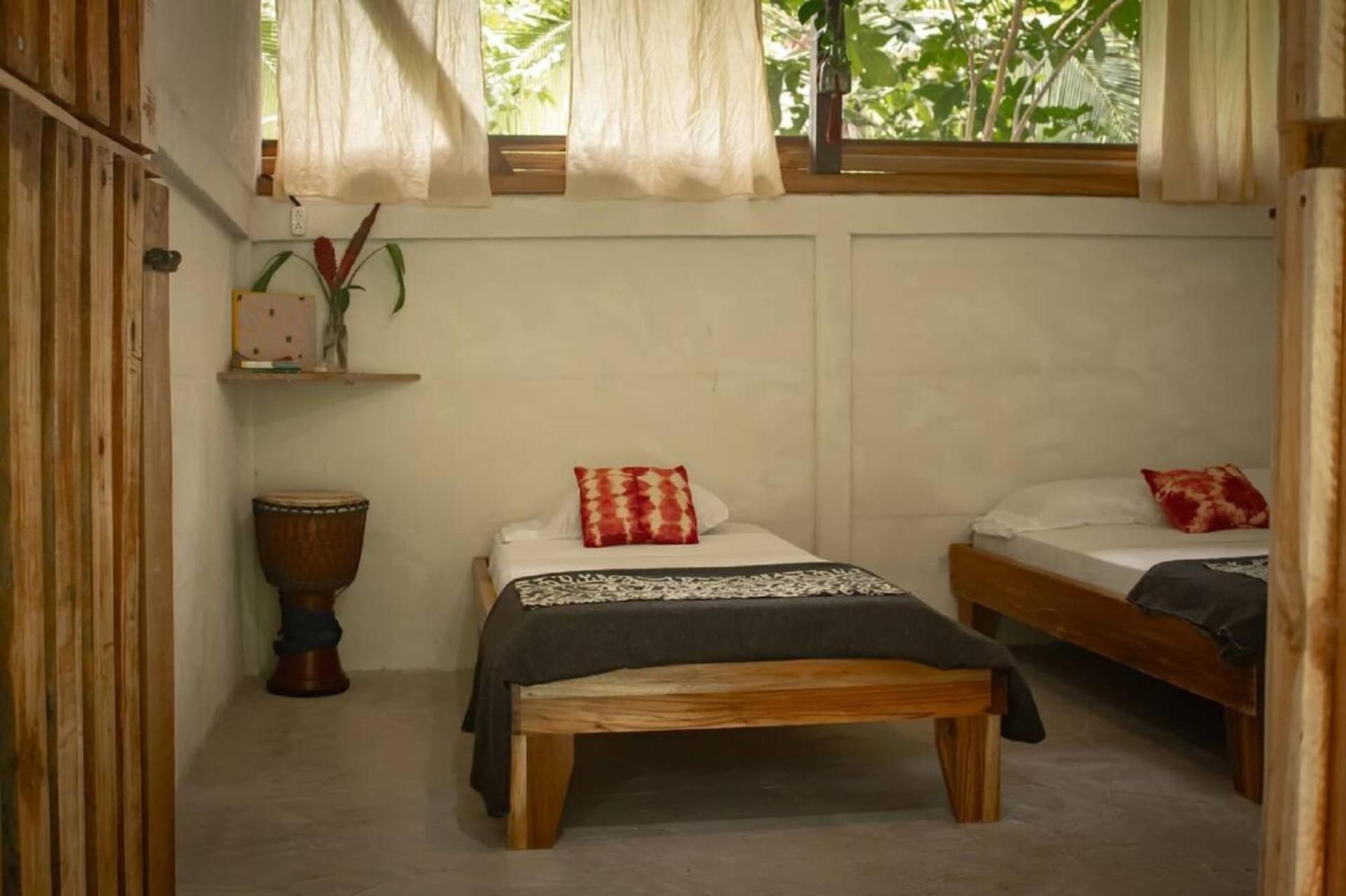 Smile Jungle Hostel Puerto Viejo de Talamanca Екстериор снимка